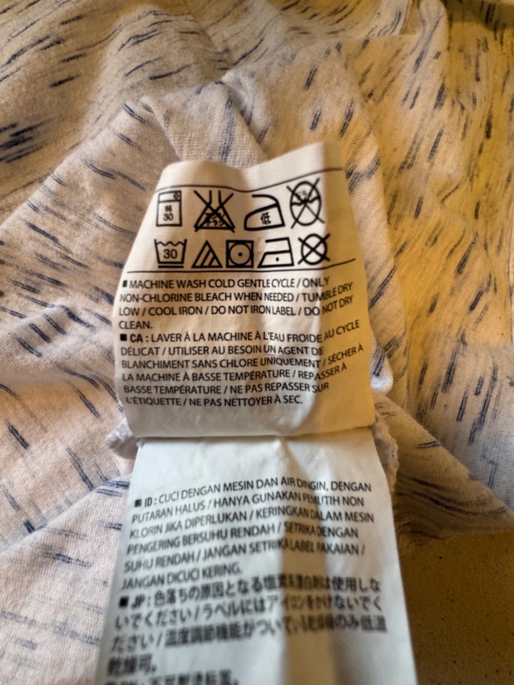 Old Navy white Heathered V-Neck Short Sleeve Tee - Picture 4 of 4